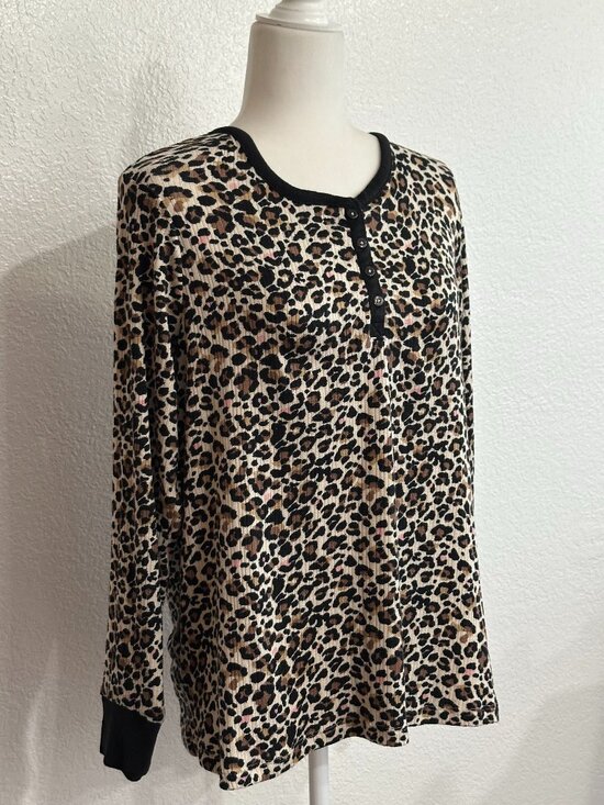 Rene Rofe Other - René Rofé Leopard Print Pajama Set Size Large Soft Stretch Lounge Set